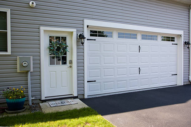 24/7 Emergency Garage Door Panel Replacement experts in St. Paul, NE
